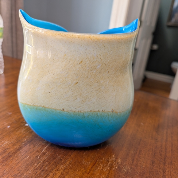 Blue and Cream Owl Art Glass Sculpture - Picture 4 of 4